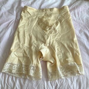 COPY - Vintage Rago cream beige girdle shapewear shorts size L 30